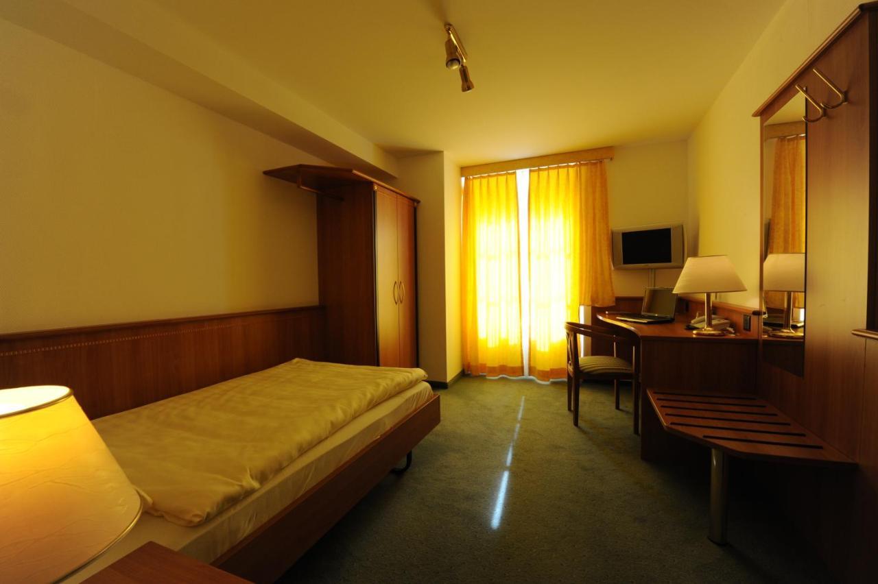 Hotel Engel Zofingen Rum bild